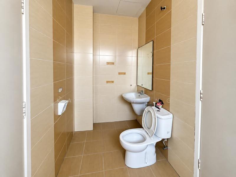 2-storey Terraced House for Rent in Bandar Kinrara Seksyen 5 (Bandar Kinrara) - Kayden Wong - Bathroom - PropertyGuru.com.my