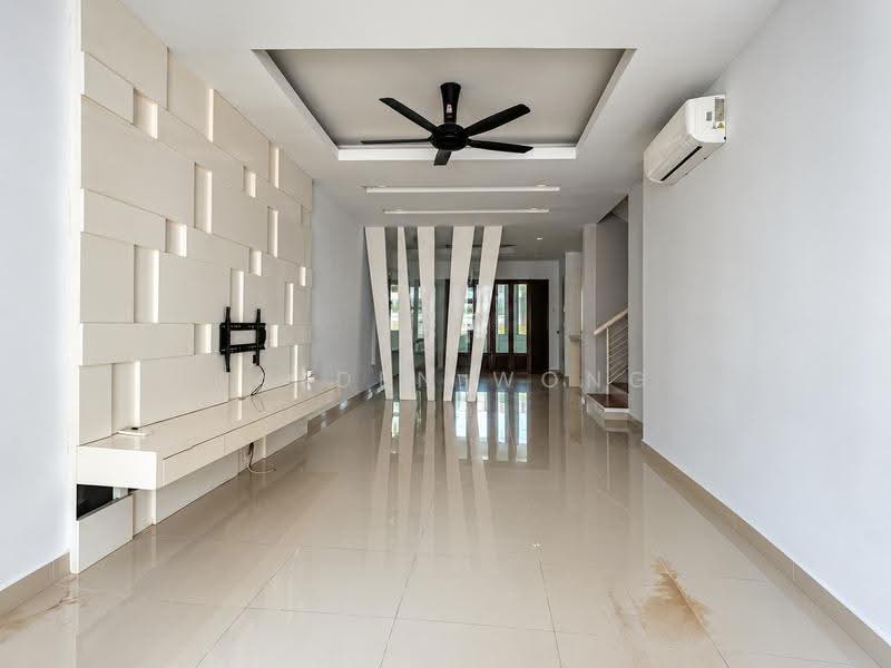 2-storey Terraced House for Rent in Bandar Kinrara Seksyen 5 (Bandar Kinrara) - Kayden Wong - Living Room - PropertyGuru.com.my