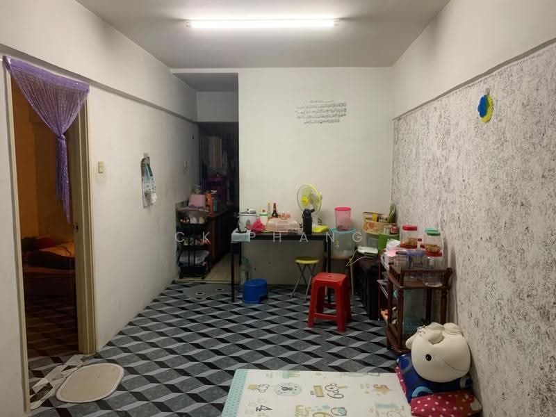 Rumah Flat untuk Dijual di Prima Setapak Flat - CK Phang - Living Room - PropertyGuru.com.my