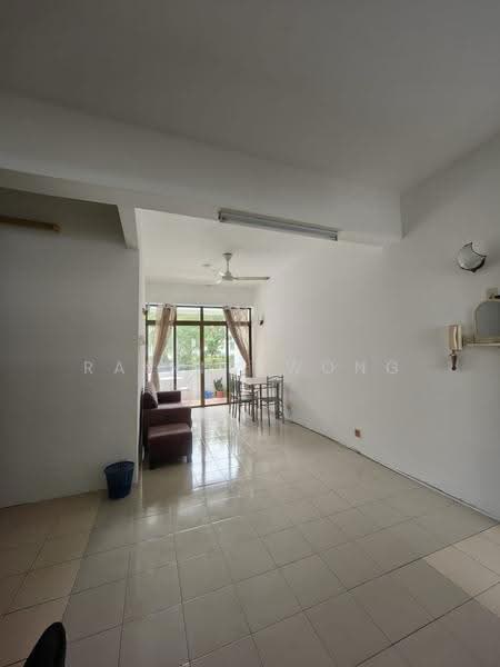 Kondominium untuk Disewa di Arratoon Court - Rainny Wong - Living Room - PropertyGuru.com.my