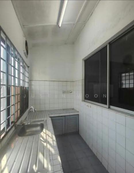 1-storey Terraced House for Sale in SS2 (Petaling Jaya) - Justin Voon - Kitchen - PropertyGuru.com.my