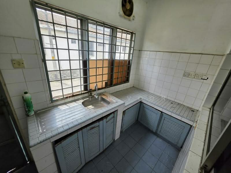 1-storey Terraced House for Sale in SS2 (Petaling Jaya) - Justin Voon - Kitchen - PropertyGuru.com.my
