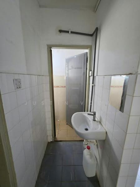 1-storey Terraced House for Sale in SS2 (Petaling Jaya) - Justin Voon - Bathroom - PropertyGuru.com.my