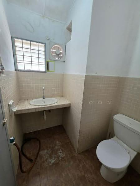 1-storey Terraced House for Sale in SS2 (Petaling Jaya) - Justin Voon - Bathroom - PropertyGuru.com.my