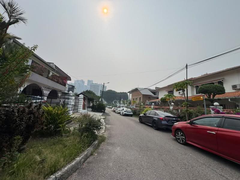 Semi-Detached House for Sale in Taman Pelangi (Johor Bahru) - Anne Chiang - Exterior - PropertyGuru.com.my