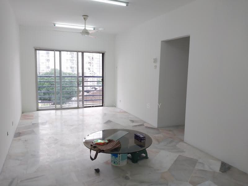 Pangsapuri untuk Dijual di Akasia Apartment - Cheng SY - Living Room - PropertyGuru.com.my