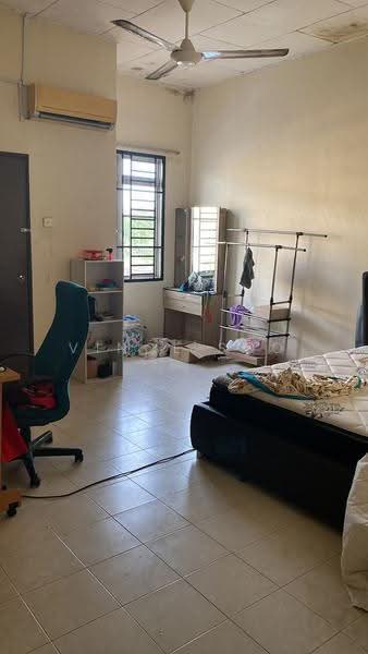 3-storey Terraced House for Sale in Taman D'Utama (Johor Bahru) - Vince Soo - Bedroom - PropertyGuru.com.my