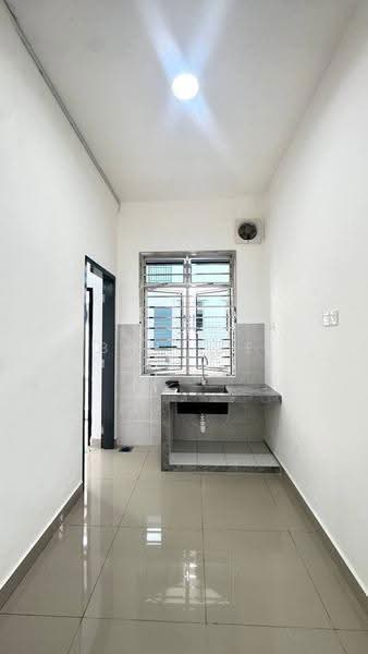 Rumah Teres untuk Disewa di Bandar Dato Onn (Tebrau) - Ben Lee - Kitchen - PropertyGuru.com.my