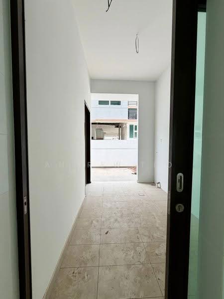 Semi-Detached House for Sale in Taman Ponderosa (Johor Bahru) - Andrew Teo - Entrance - PropertyGuru.com.my