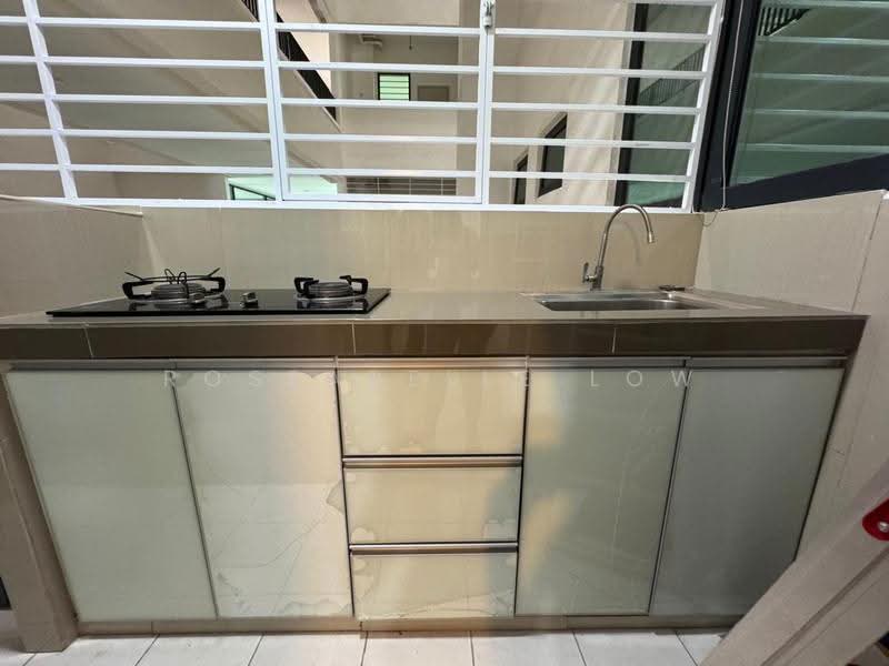 Condominium for Rent at Skyvilla @ D'Island - Roseabelle Low - Kitchen - PropertyGuru.com.my
