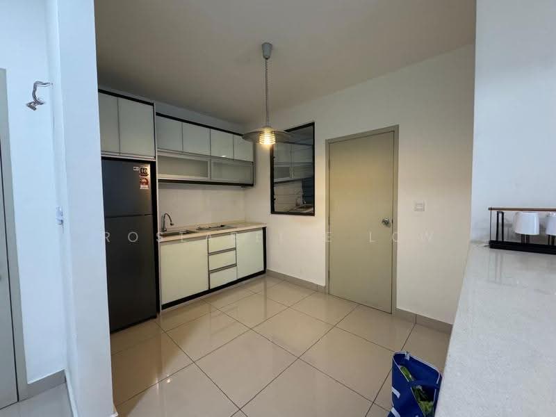 Condominium for Rent at Skyvilla @ D'Island - Roseabelle Low - Kitchen - PropertyGuru.com.my