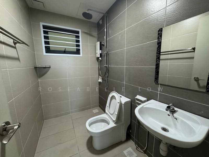 Condominium for Rent at Skyvilla @ D'Island - Roseabelle Low - Bathroom - PropertyGuru.com.my
