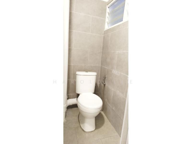 Flat for Sale at Green Garden - Harold Lee - Bathroom - PropertyGuru.com.my