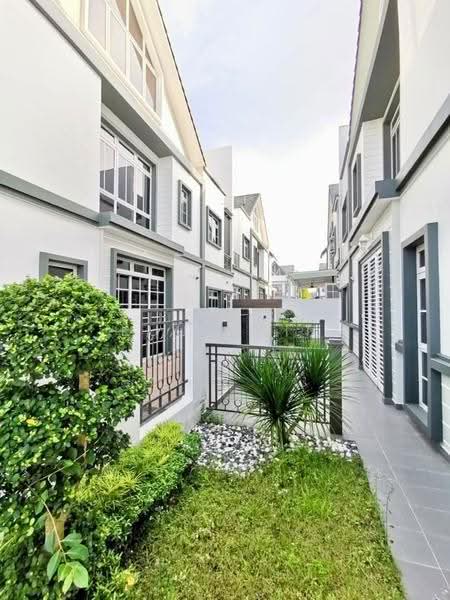 Cluster House for Sale in Taman Ekoflora (Johor Bahru) - Kuu Chin - Exterior - PropertyGuru.com.my