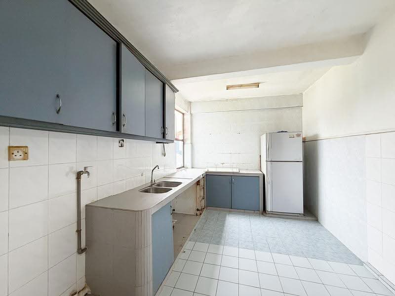 Rumah Flat untuk Dijual di Sri Intan - Lywen Thye - Kitchen - PropertyGuru.com.my