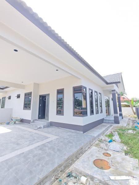 Rumah Berkembar untuk Dijual di Kampung Alor Ladang (Beserah) - Mohammad Azizi - PropertyGuru.com.my