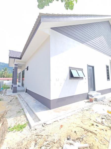 Rumah Berkembar untuk Dijual di Kampung Alor Ladang (Beserah) - Mohammad Azizi - PropertyGuru.com.my