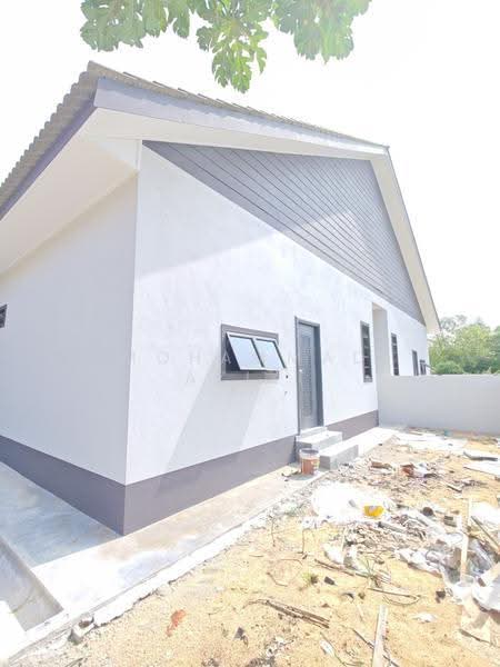 Rumah Berkembar untuk Dijual di Kampung Alor Ladang (Beserah) - Mohammad Azizi - PropertyGuru.com.my