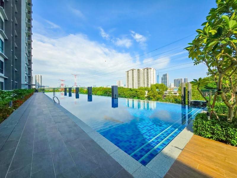 Kondominium untuk Dijual di Ixora Residence - Azli Ibrahim - Pool - PropertyGuru.com.my