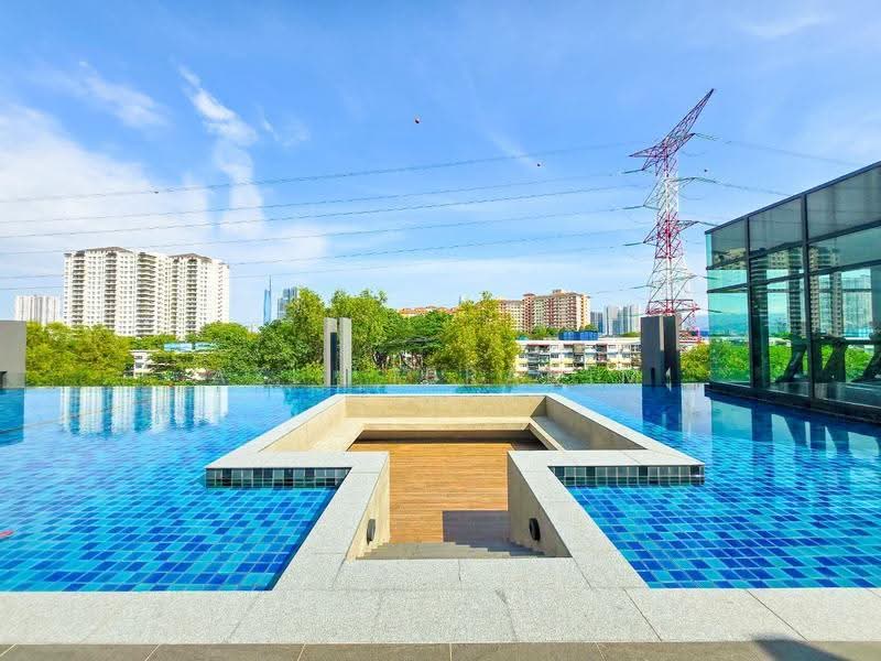 Kondominium untuk Dijual di Ixora Residence - Azli Ibrahim - Pool - PropertyGuru.com.my