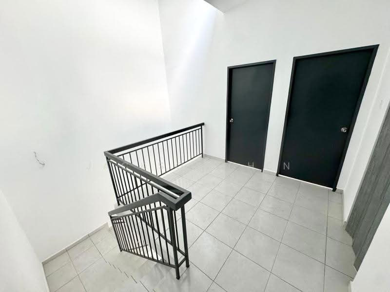 Upstair Space