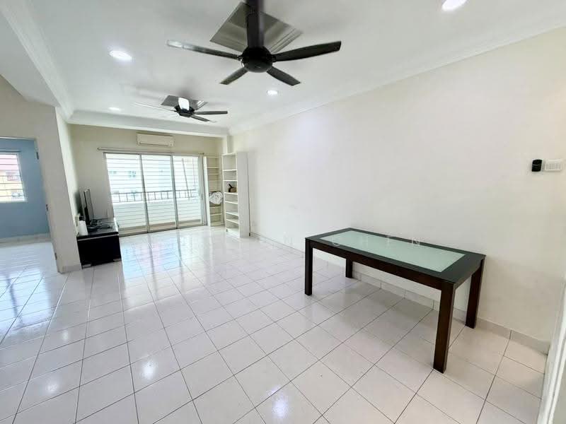 Apartment for Sale at Vista Mutiara - Jackson Chen - Living Room - PropertyGuru.com.my