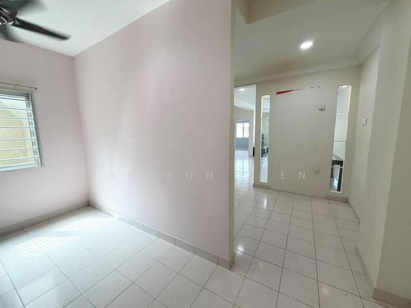 Apartment for Sale at Vista Mutiara - Jackson Chen - Hallway - PropertyGuru.com.my