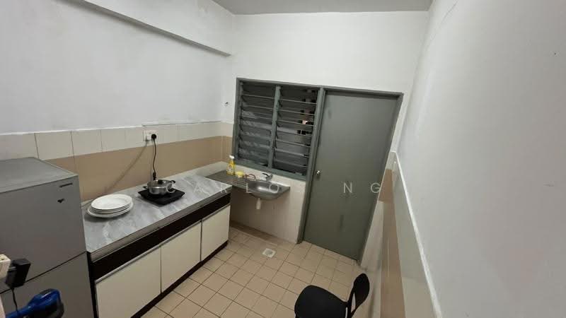 Condominium for Rent at Residensi Laguna (Sunway Belvedere) - Carlos Ng - Kitchen - PropertyGuru.com.my