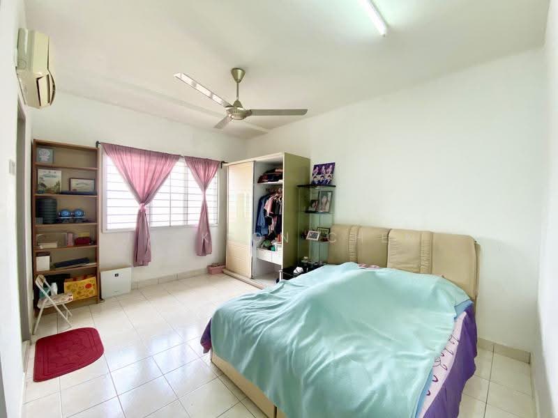 Rumah Teres 2.5-Tingkat untuk Dijual di Taman Bukit Permata (Selayang) - Jackson Chen - Master Bedroom - PropertyGuru.com.my