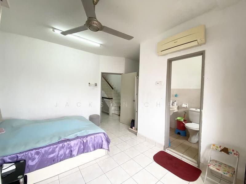 Rumah Teres 2.5-Tingkat untuk Dijual di Taman Bukit Permata (Selayang) - Jackson Chen - Master Bedroom - PropertyGuru.com.my