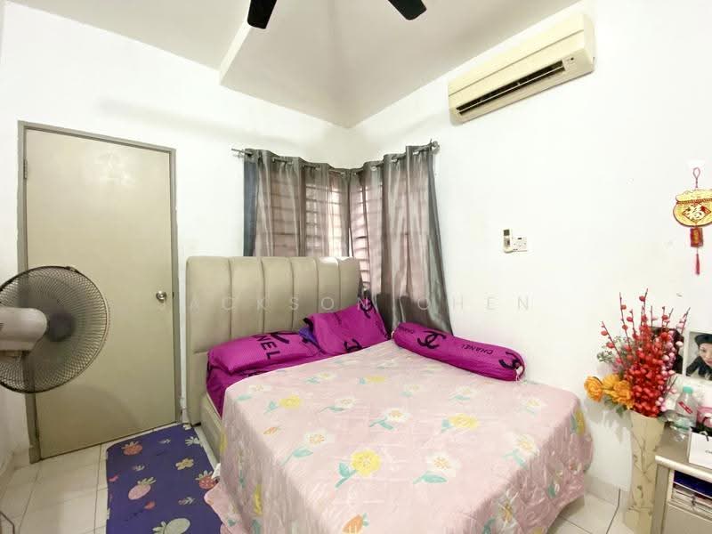 Rumah Teres 2.5-Tingkat untuk Dijual di Taman Bukit Permata (Selayang) - Jackson Chen - Bedroom 1 - PropertyGuru.com.my