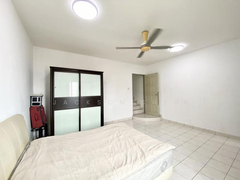 Rumah Teres 2.5-Tingkat untuk Dijual di Taman Bukit Permata (Selayang) - Jackson Chen - Bedroom 3 - PropertyGuru.com.my