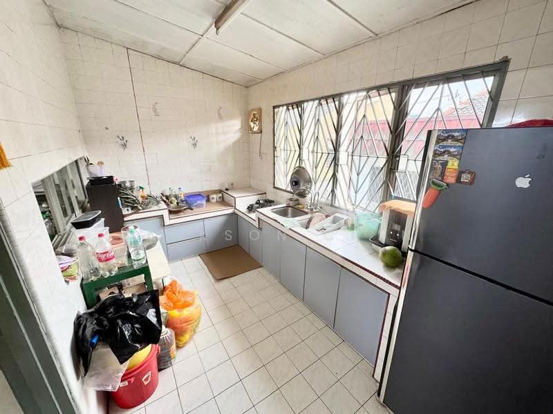 Rumah Teres 1-Tingkat untuk Dijual di Taman Bidara (Selayang) - Jackson Chen - Wet Kitchen - PropertyGuru.com.my