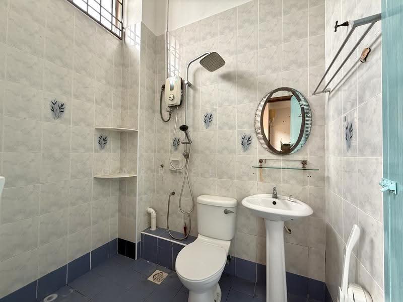 Rumah Teres 2-Tingkat untuk Dijual di Setia Impian (Setia Alam) - GABRIEL GOH - Bathroom - PropertyGuru.com.my
