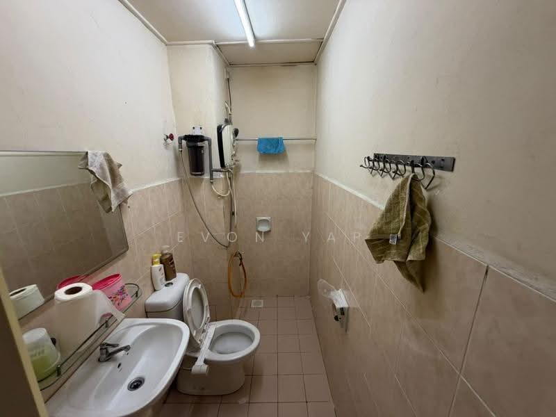 Townhouse for Sale in Taman Tampoi Indah (Tampoi) - Evon Yap - Bathroom - PropertyGuru.com.my