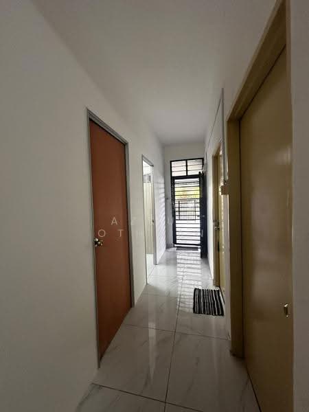 Rumah Teres 1-Tingkat untuk Dijual di Sikamat (Negeri Sembilan) - Azrul Othman - Corridor - PropertyGuru.com.my