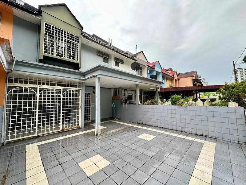 2-storey Terraced House for Sale in Kelana Jaya (Petaling Jaya) - Sabariah Sobri - Exterior - PropertyGuru.com.my