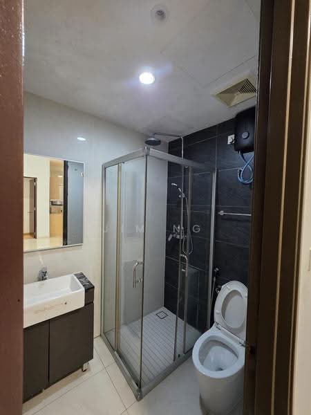 Condominium for Rent at Bay Laurel @ Country Garden Danga Bay - Jim Ng - Bathroom - PropertyGuru.com.my