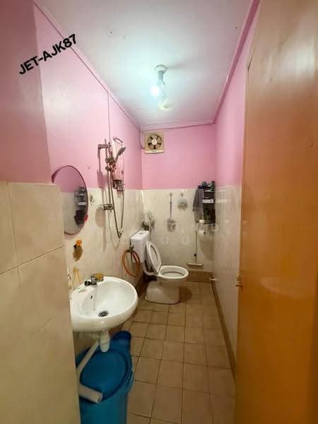 Pangsapuri untuk Dijual di Vista Bayu - Raymond Choo - Bathroom - PropertyGuru.com.my