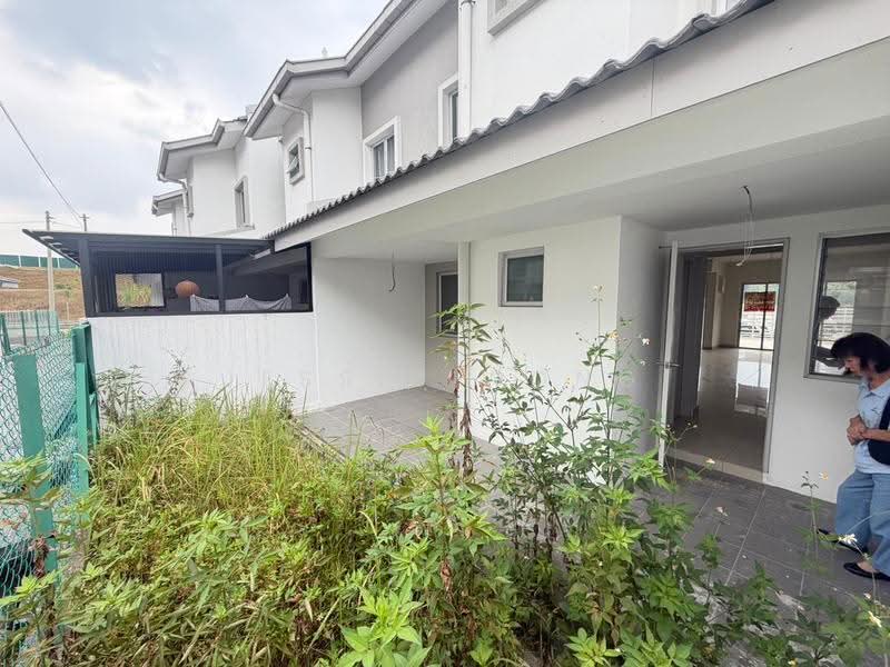 2-storey Terraced House for Sale in Taman Kundang Jaya (Rawang) - Jessie Wong - Exterior - PropertyGuru.com.my