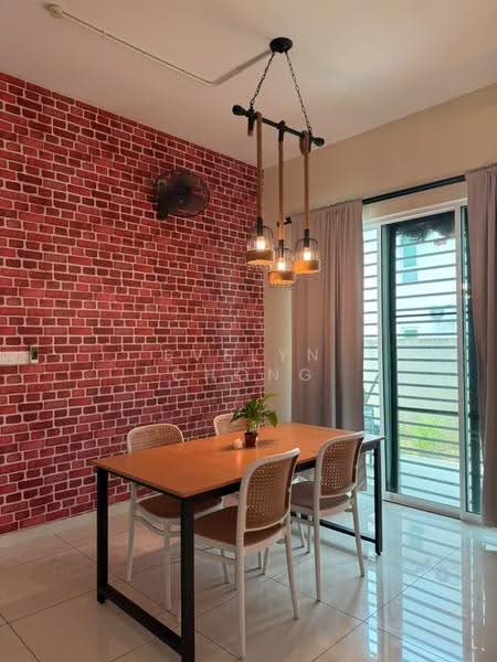 Rumah Teres untuk Disewa di Bandar Sri Sendayan (Negeri Sembilan) - Evelyn Chong - Dining Room - PropertyGuru.com.my