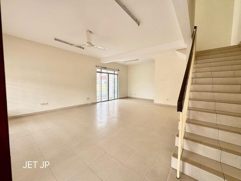 Rumah Teres 2-Tingkat untuk Dijual di Bandar Parklands (Klang) - Joanne Pua - Living Room - PropertyGuru.com.my