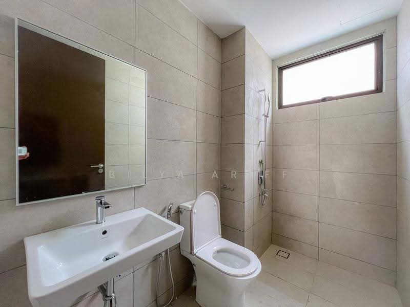 3-storey Terraced House for Sale in Cyberjaya (Selangor) - BILYA ARIFF - Bathroom - PropertyGuru.com.my