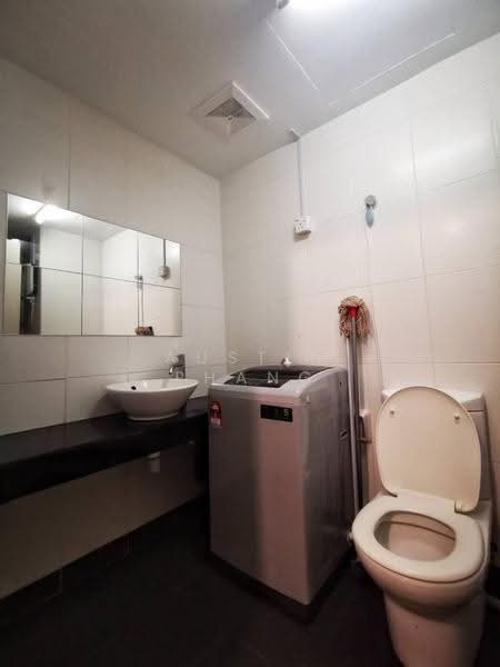 Kondominium untuk Disewa di Residence 8 - Austin Phang - Bathroom - PropertyGuru.com.my