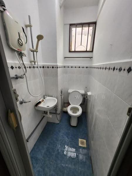 Condominium for Rent at Azuria Condominium - Rainny Wong - Bathroom - PropertyGuru.com.my