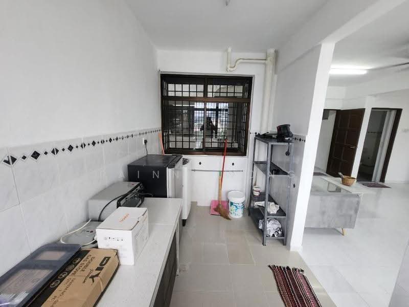 Condominium for Rent at Azuria Condominium - Rainny Wong - Kitchen - PropertyGuru.com.my