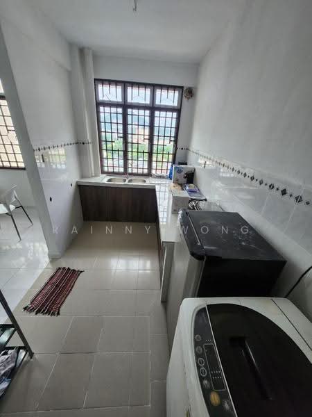 Condominium for Rent at Azuria Condominium - Rainny Wong - Kitchen - PropertyGuru.com.my