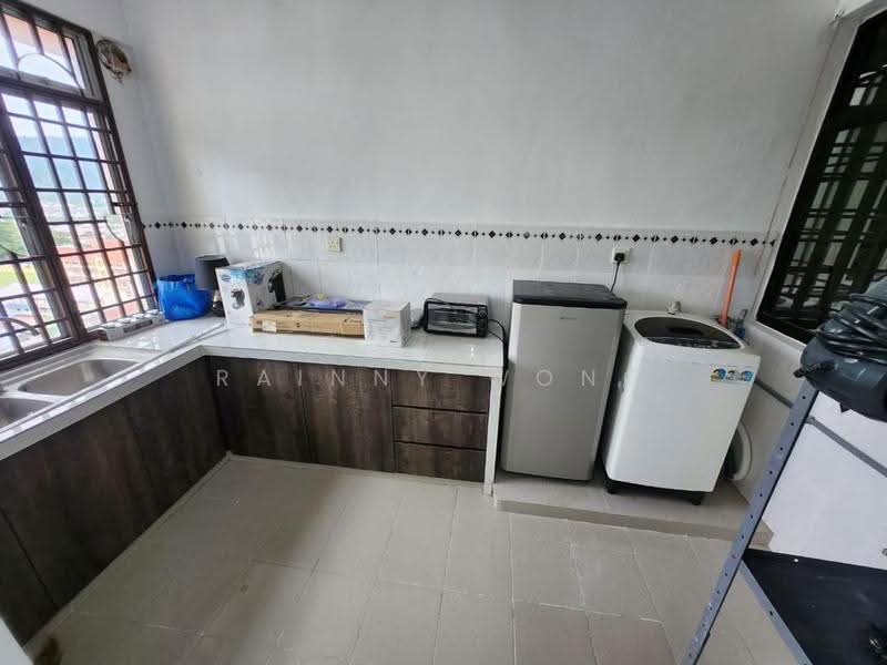 Condominium for Rent at Azuria Condominium - Rainny Wong - Kitchen - PropertyGuru.com.my