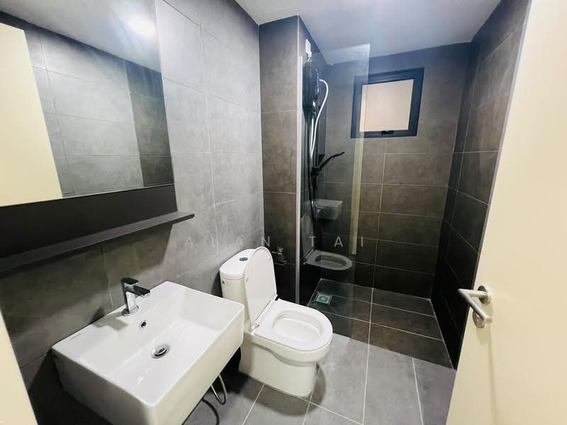 Kondominium untuk Disewa di D'Terra Residences - Alan Tai - Bathroom - PropertyGuru.com.my