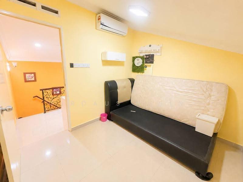 1.5-storey Terraced House for Sale in Taman Pelangi Semenyih (Semenyih) - Firdaus Husin - PropertyGuru.com.my